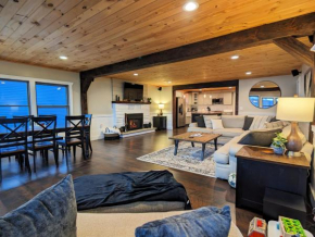 Modern Lakefront Retreat Near Brooklyn and Jackson Michigan